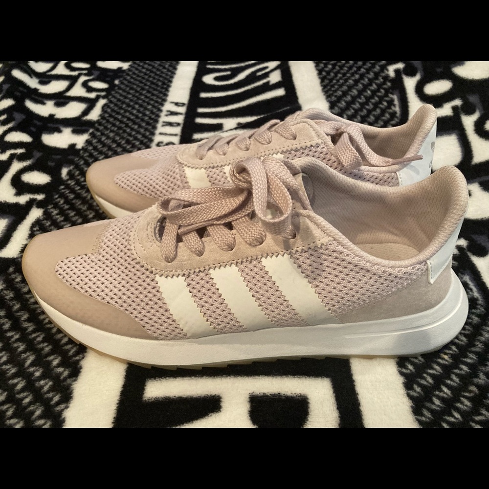 Adidas APC 011001 Women’s Sneakers